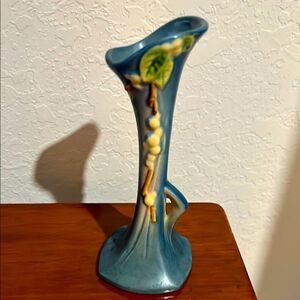 Roseville 1947 Snowberry Blue Bud Vase Rare Made in USA Collectible 1BV-7